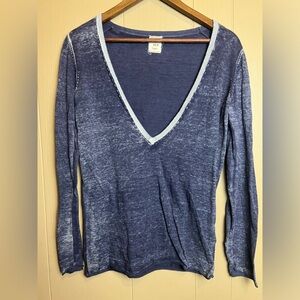 GAP (Red) V-Neck Long Sleeve Tee